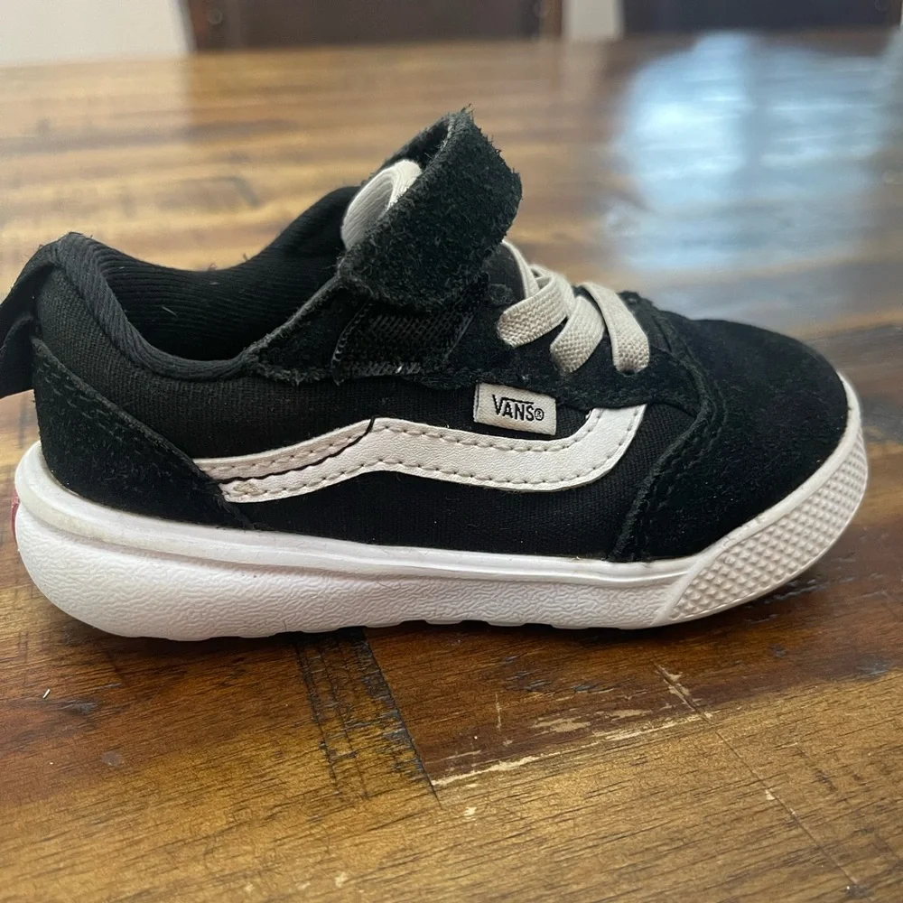 Vans Kids Ultrarange 66 V Black White Sneakers - Picture 10 of 12
